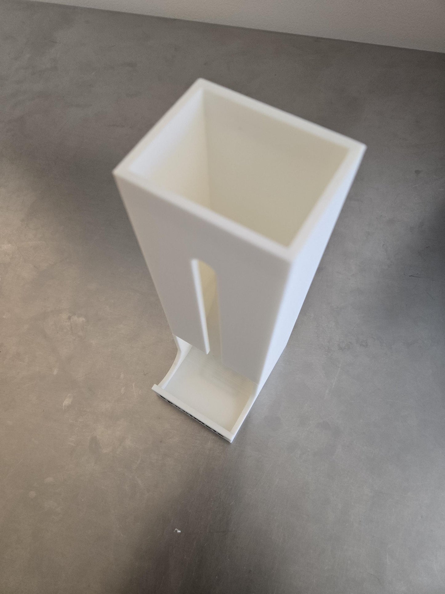 SpoolMate Tower – Keeps Your Thread Organized and Ready to Use